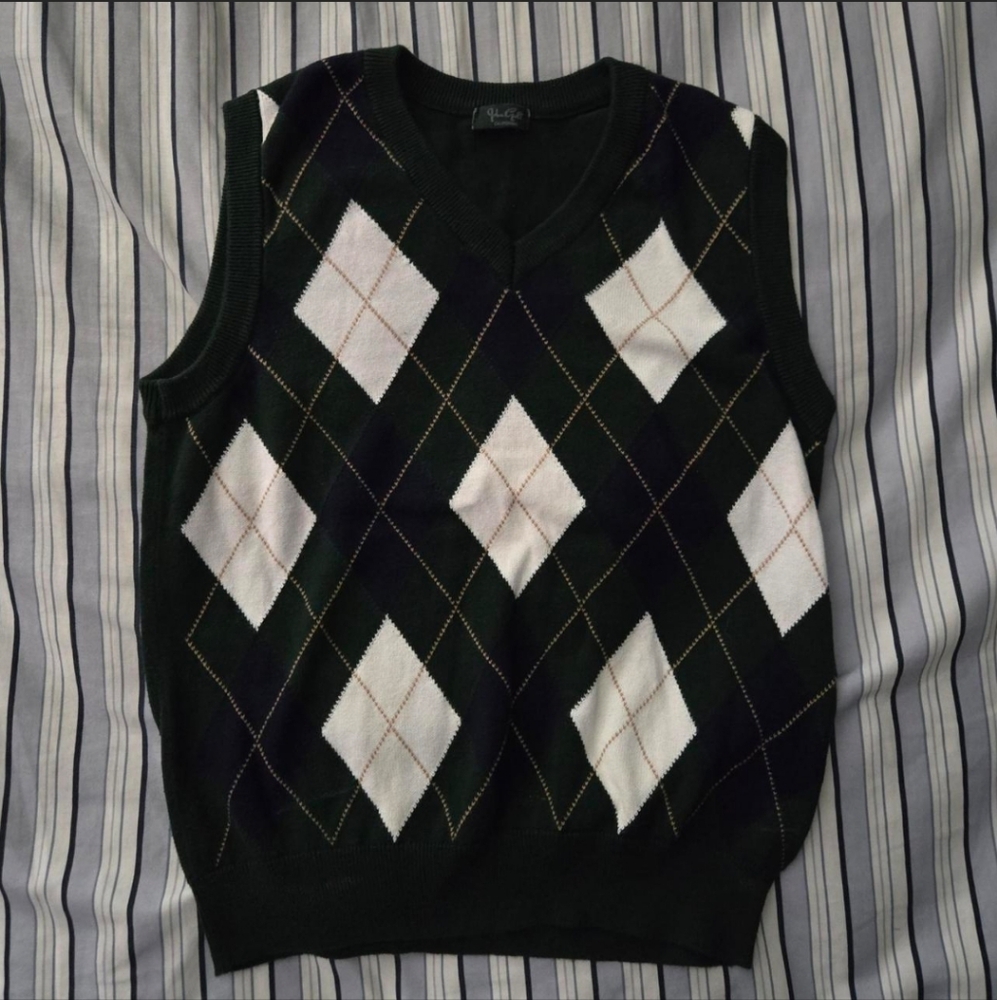 Women's Argyle Sweater Vest - Green and White